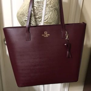 Kate Spade Cowhide safiano leather tote. EUC